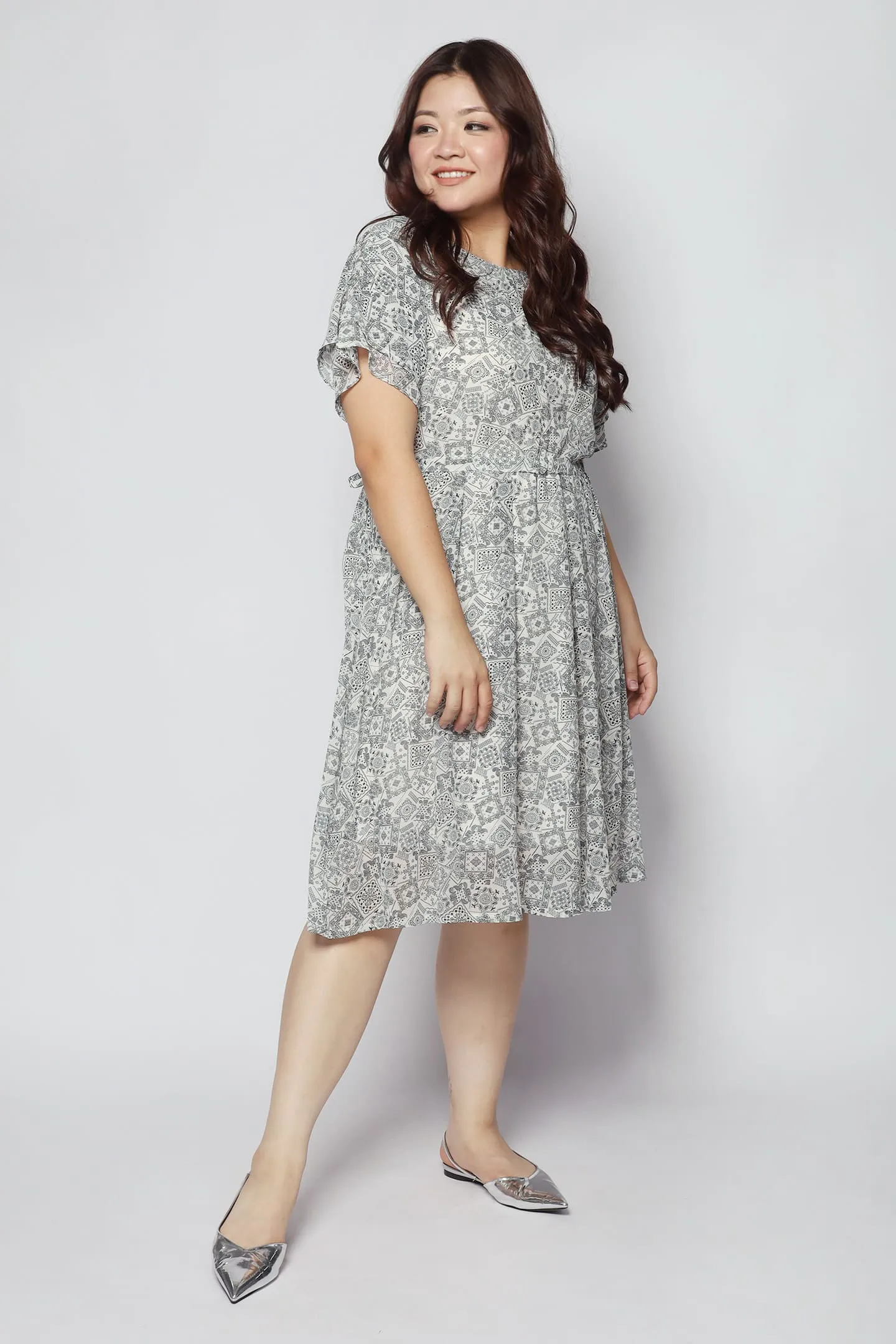 Kewei Dress in White Paisley