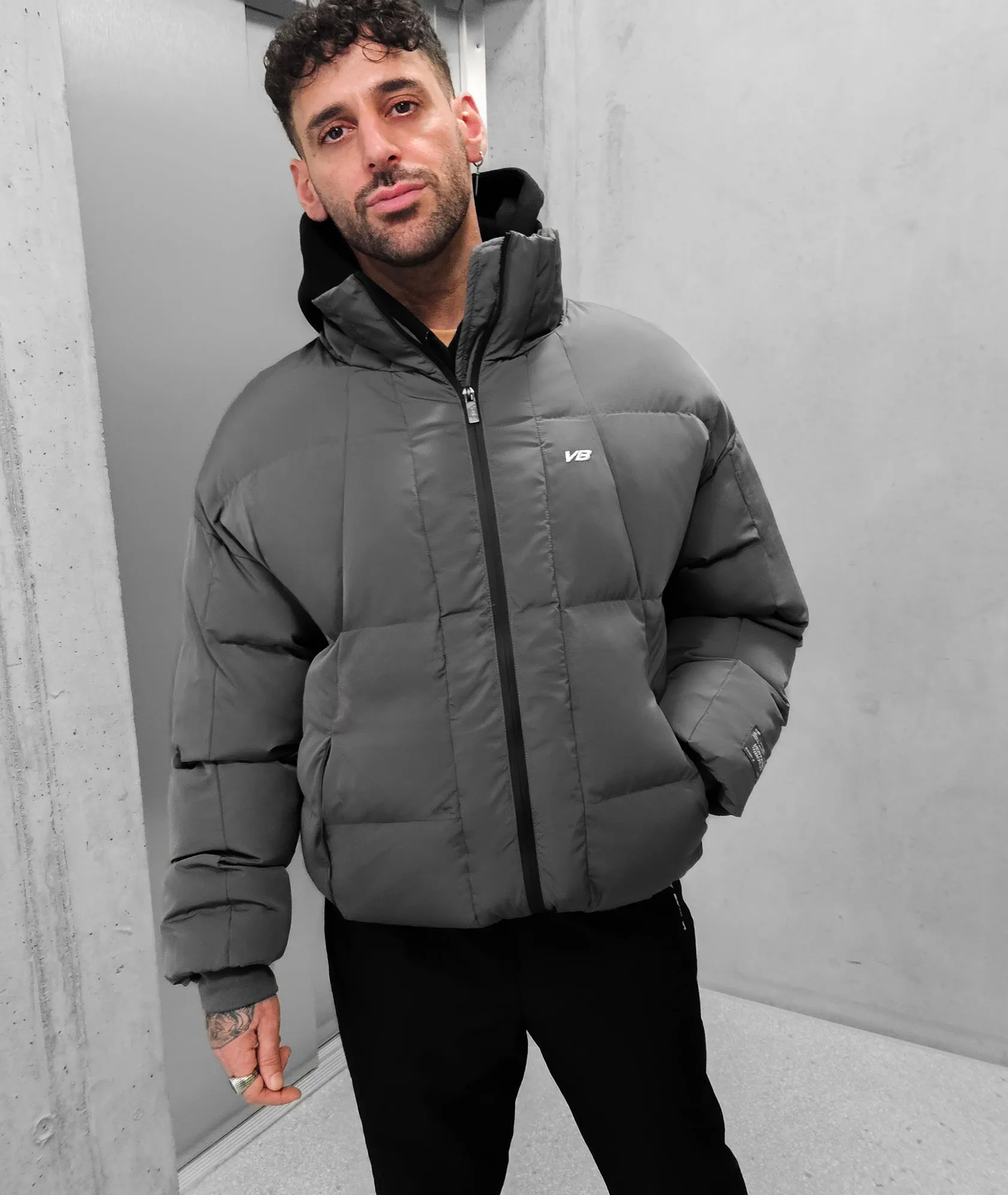 MOTION PUFFER JACKET - GREY